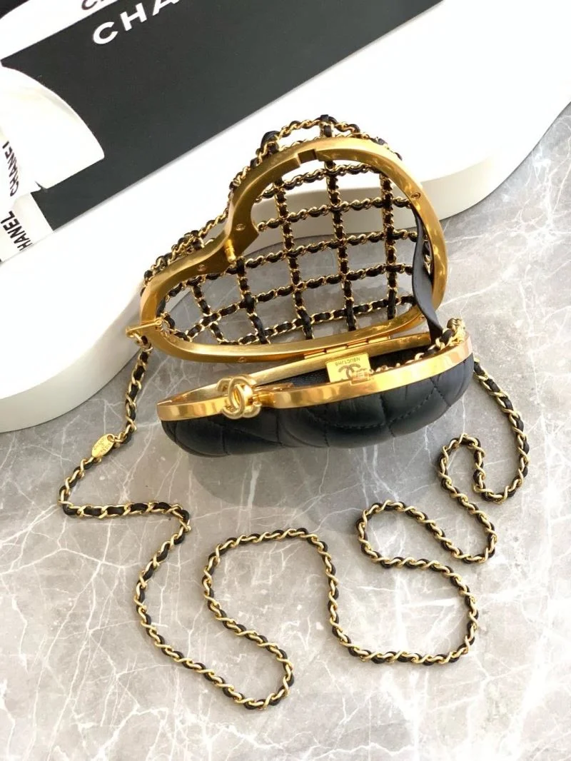 Chanel Cosmetic Bags Resilient 53432
