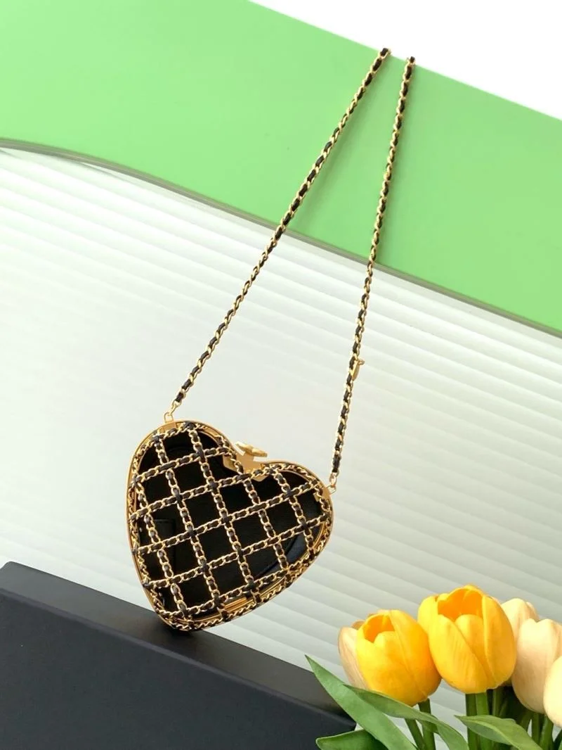 Chanel Cosmetic Bags Resilient 53432