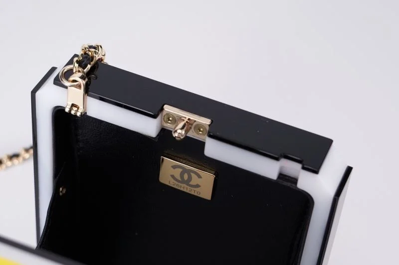FlexibleFit Chanel Cosmetic Bags 53417