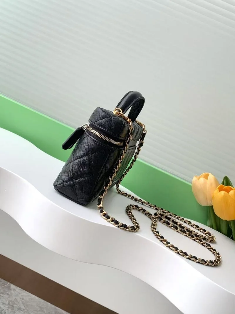 Chanel Cosmetic Bags Elegant 53470