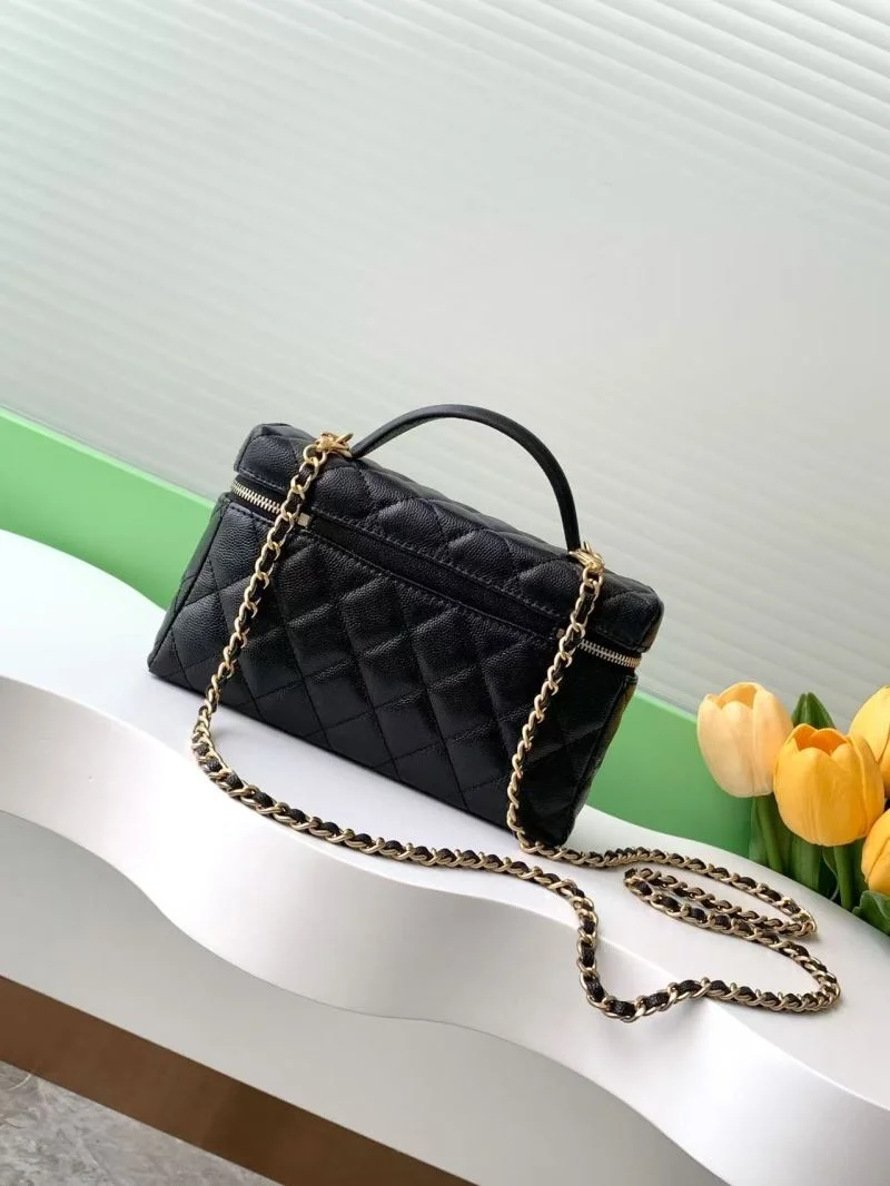 Chanel Cosmetic Bags Elegant 53470