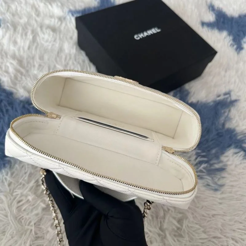 Chanel Cosmetic Bags Sophisticated 53406