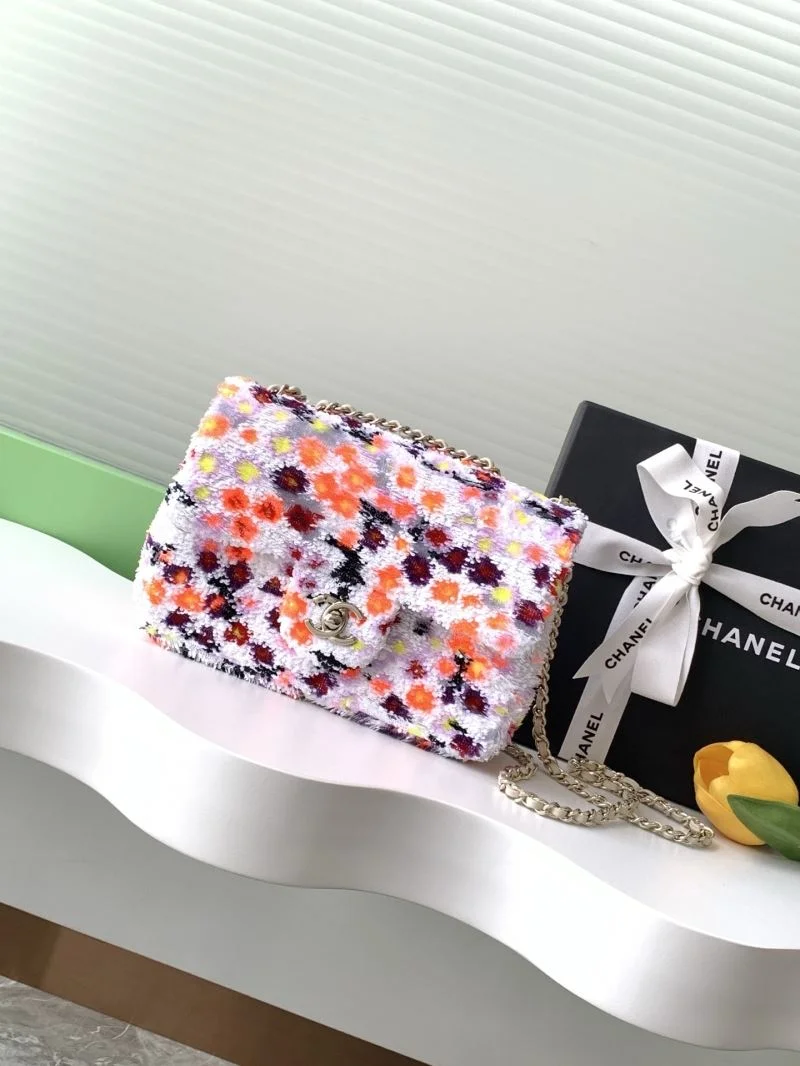 Chanel Cosmetic Bags Lightweight 53404