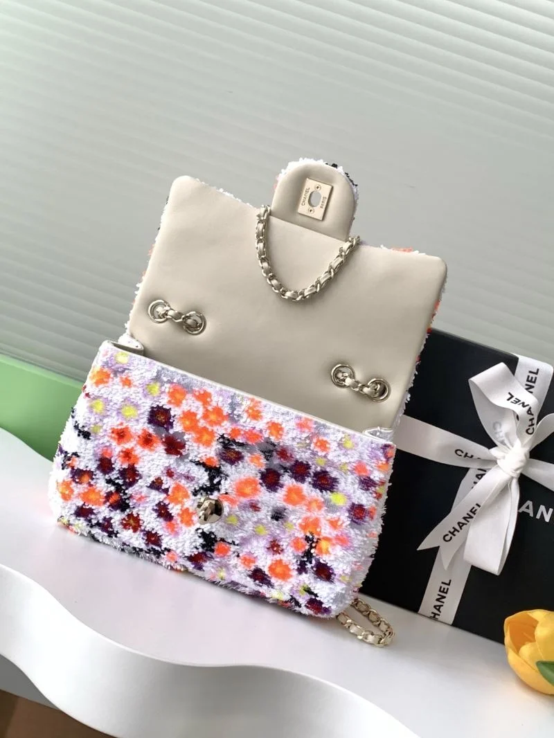 Chanel Cosmetic Bags Lightweight 53404