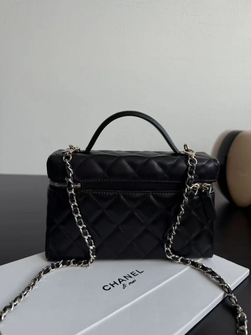 Chanel Cosmetic Bags Lightweight 53408
