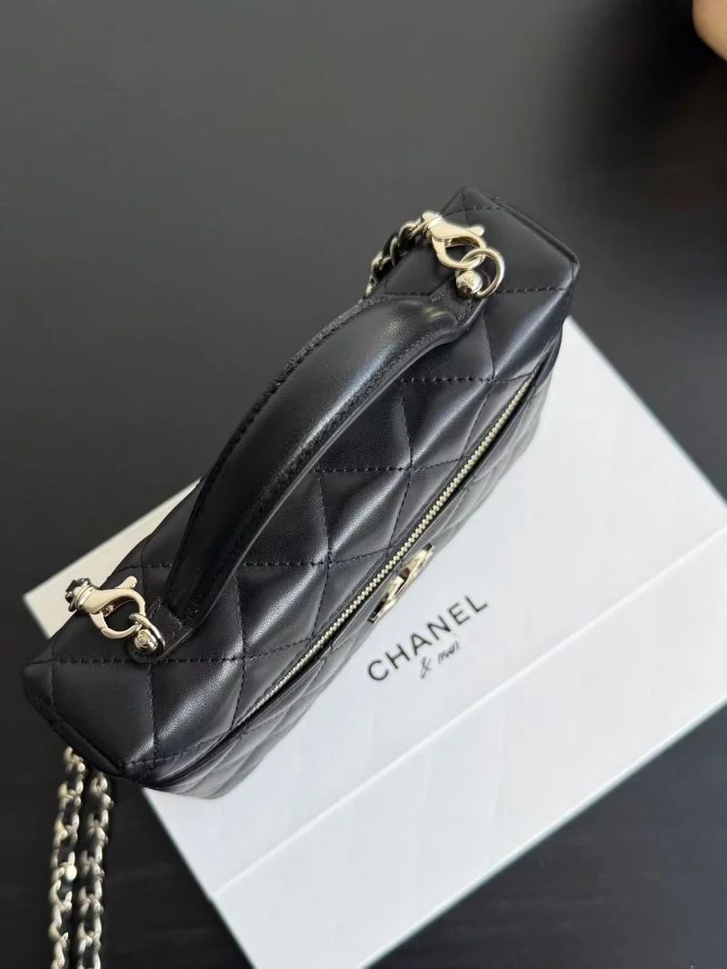Chanel Cosmetic Bags Lightweight 53408