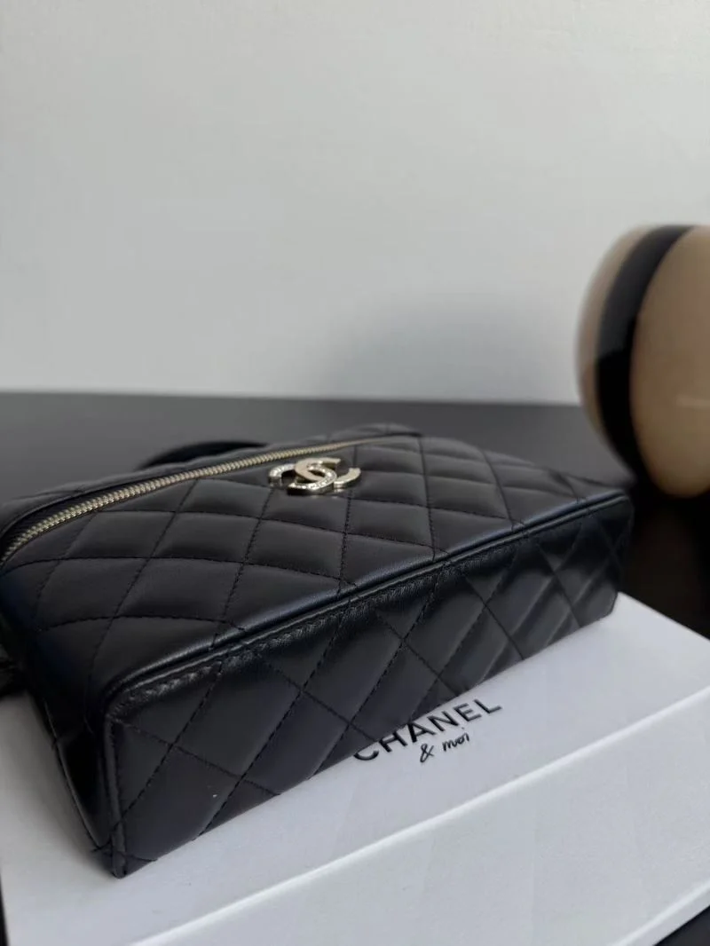 Chanel Cosmetic Bags Lightweight 53408
