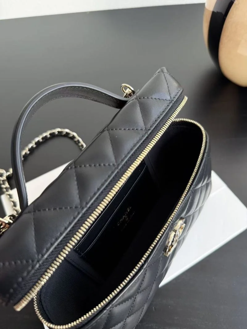 Chanel Cosmetic Bags Lightweight 53408