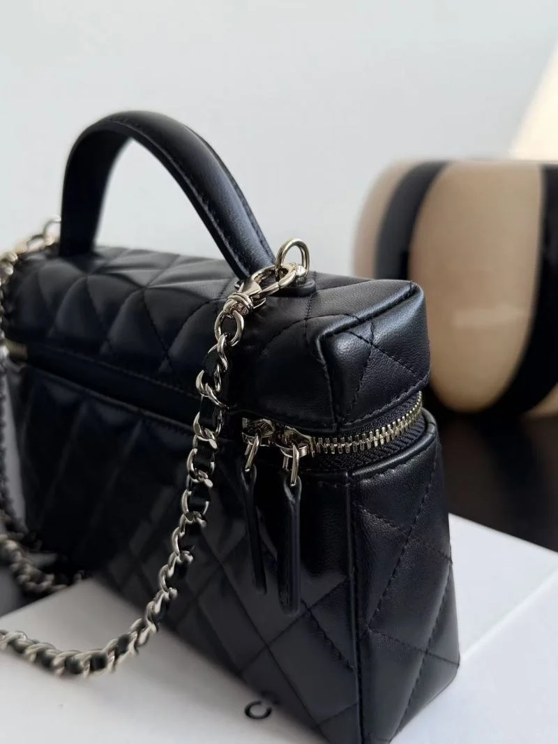 Chanel Cosmetic Bags Lightweight 53408