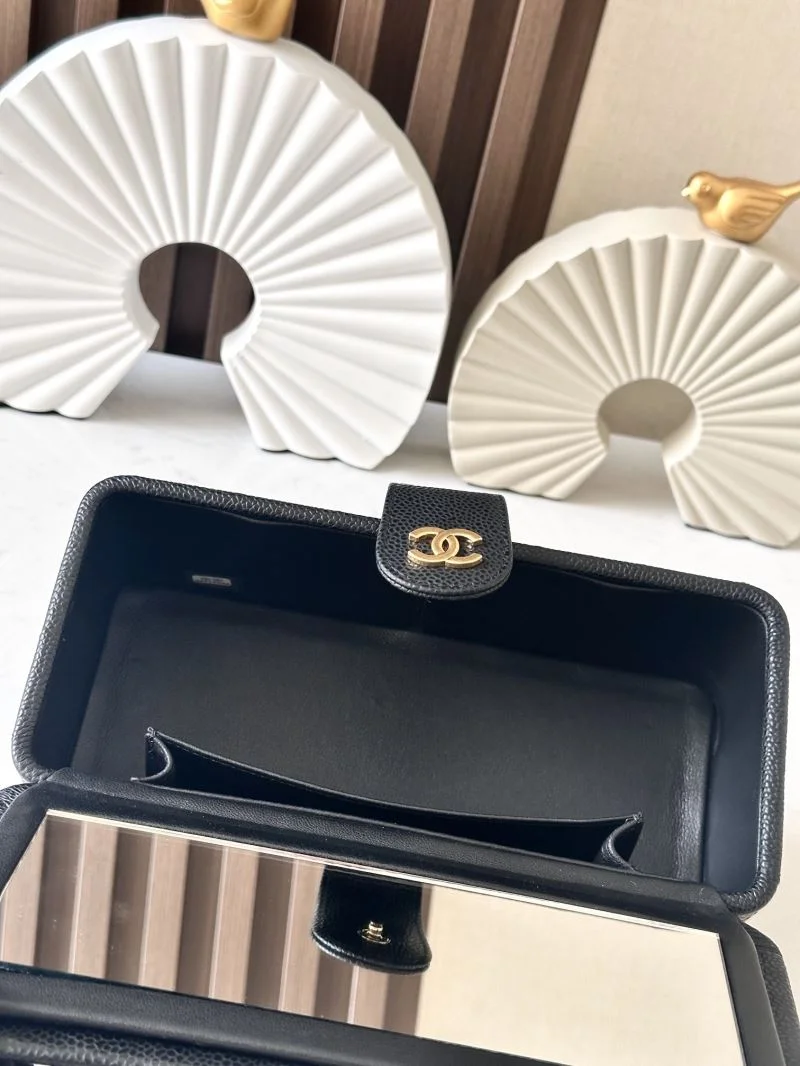Chanel Cosmetic Bags FreshLook 53403