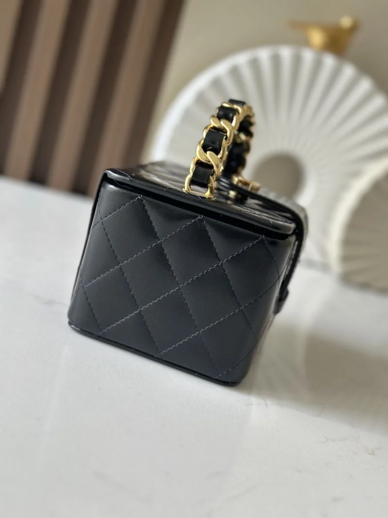 Chanel Cosmetic Bags Colorful 53401