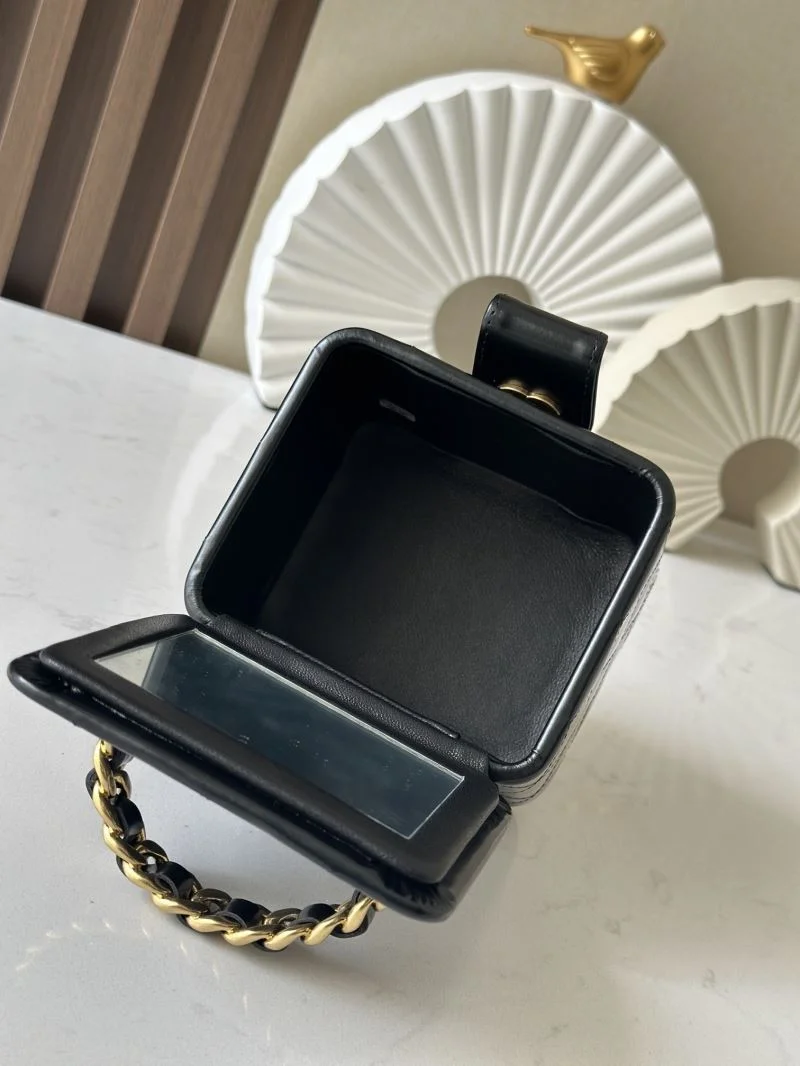 Chanel Cosmetic Bags Colorful 53401