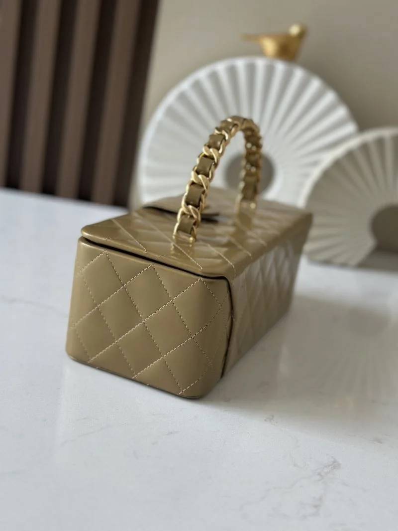 Chanel Cosmetic Bags Trendy 53397