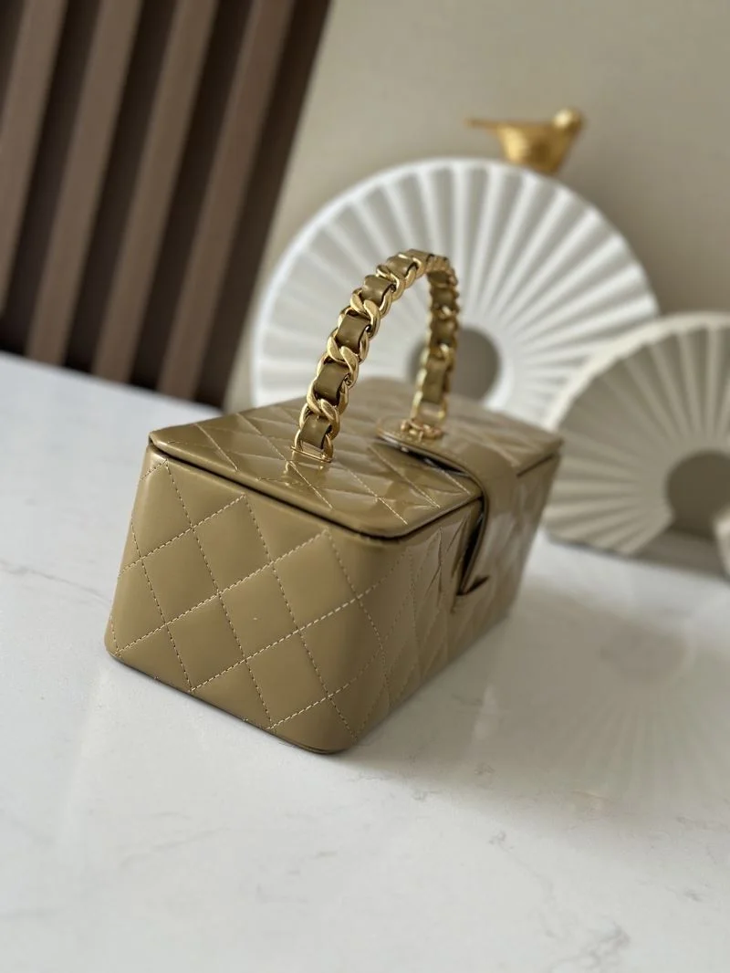 Chanel Cosmetic Bags Trendy 53397