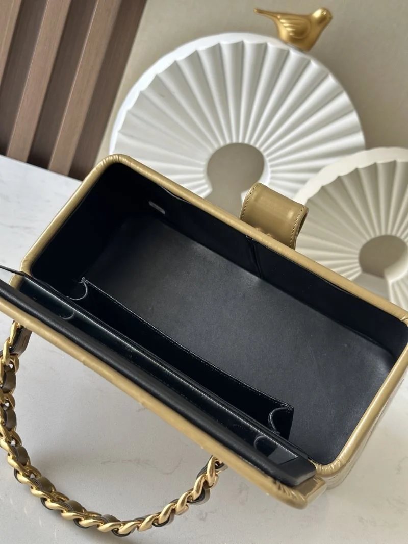 Chanel Cosmetic Bags Trendy 53397