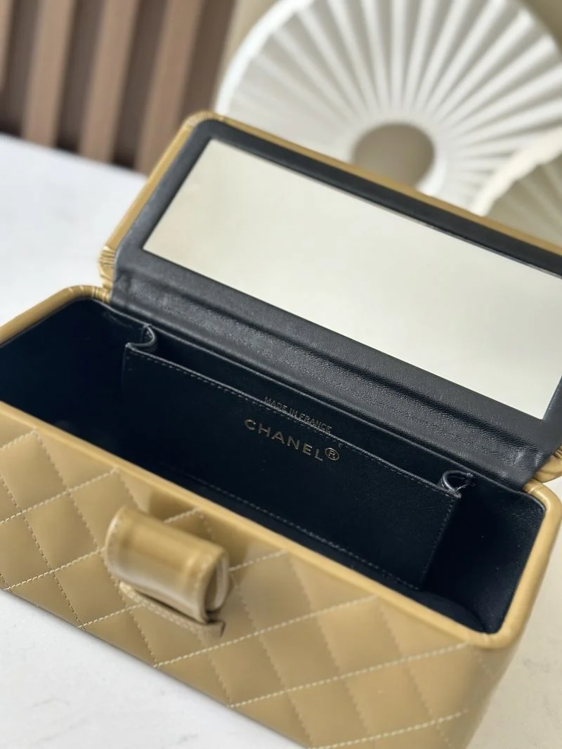 Chanel Cosmetic Bags Trendy 53397