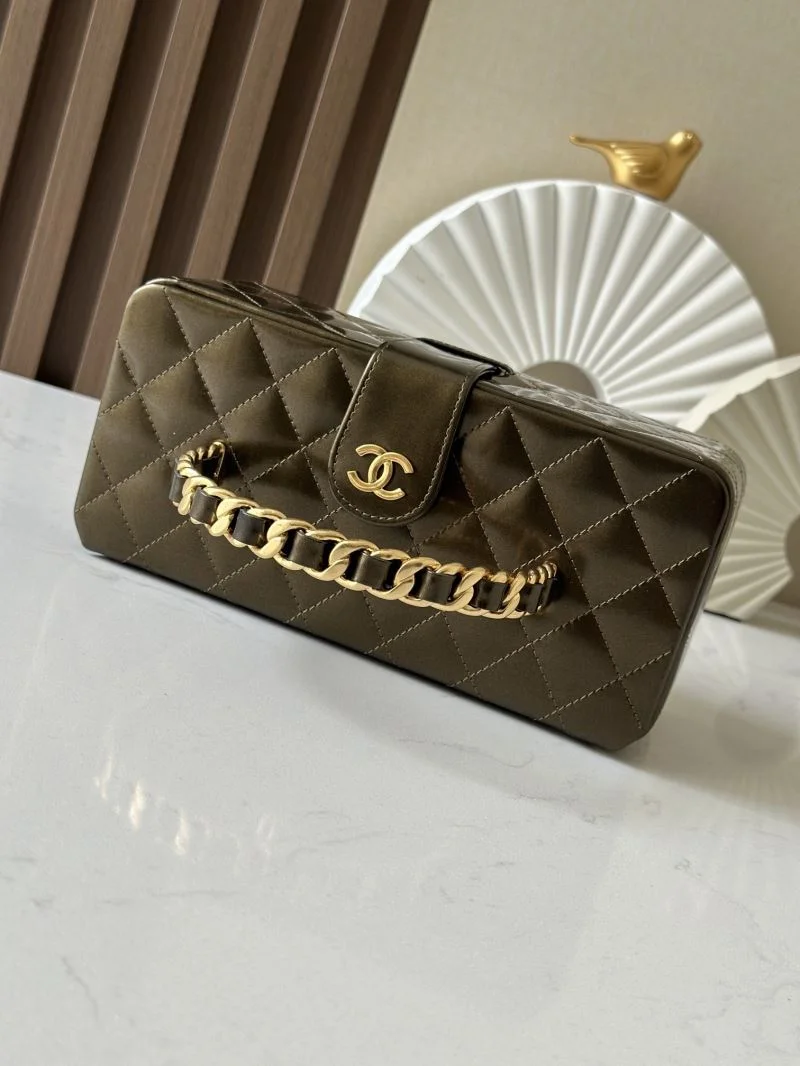 TechFriendly Chanel Cosmetic Bags 53398