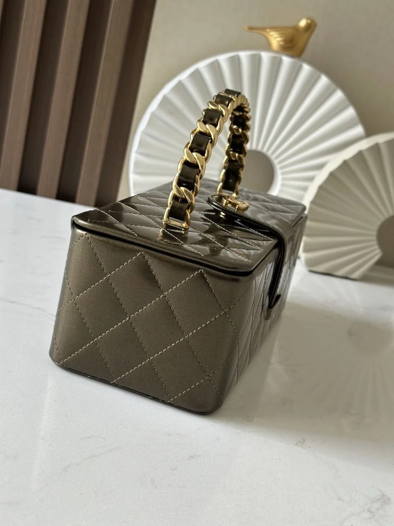 TechFriendly Chanel Cosmetic Bags 53398