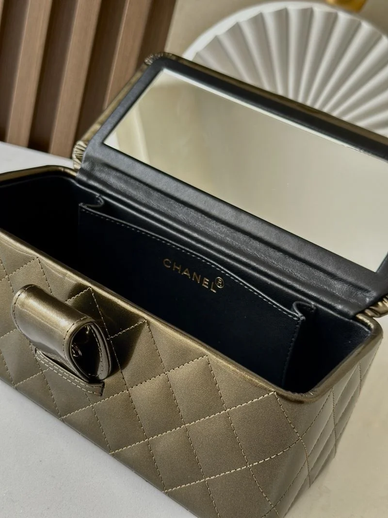 TechFriendly Chanel Cosmetic Bags 53398