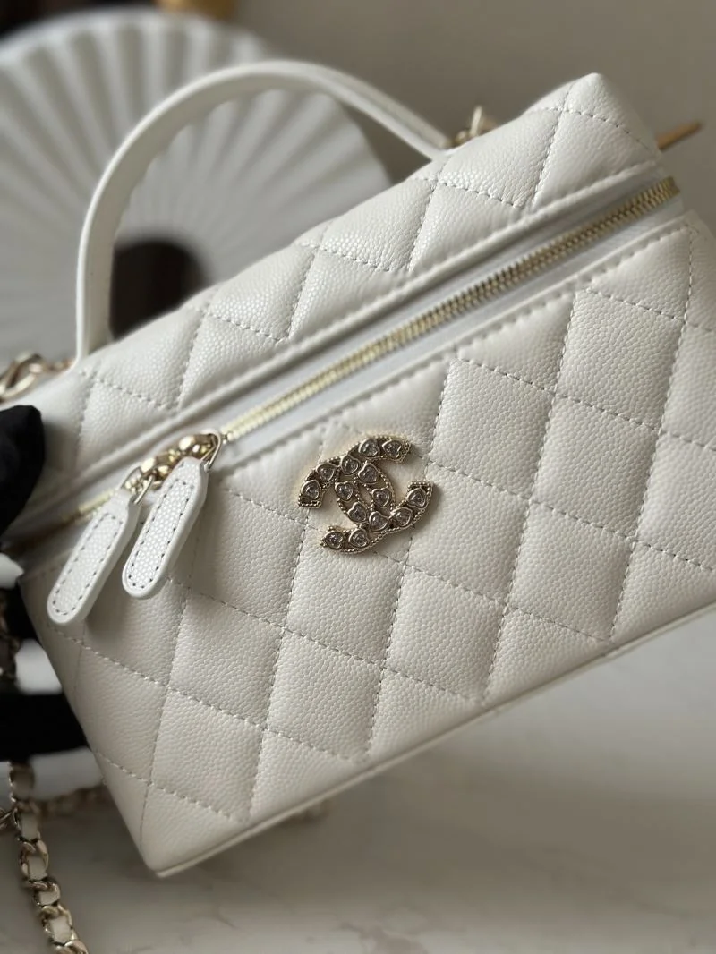 Trendy Chanel Cosmetic Bags 53396