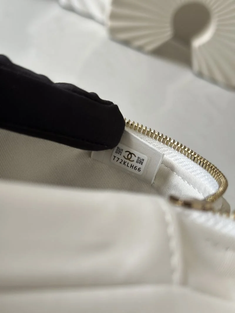 Trendy Chanel Cosmetic Bags 53396