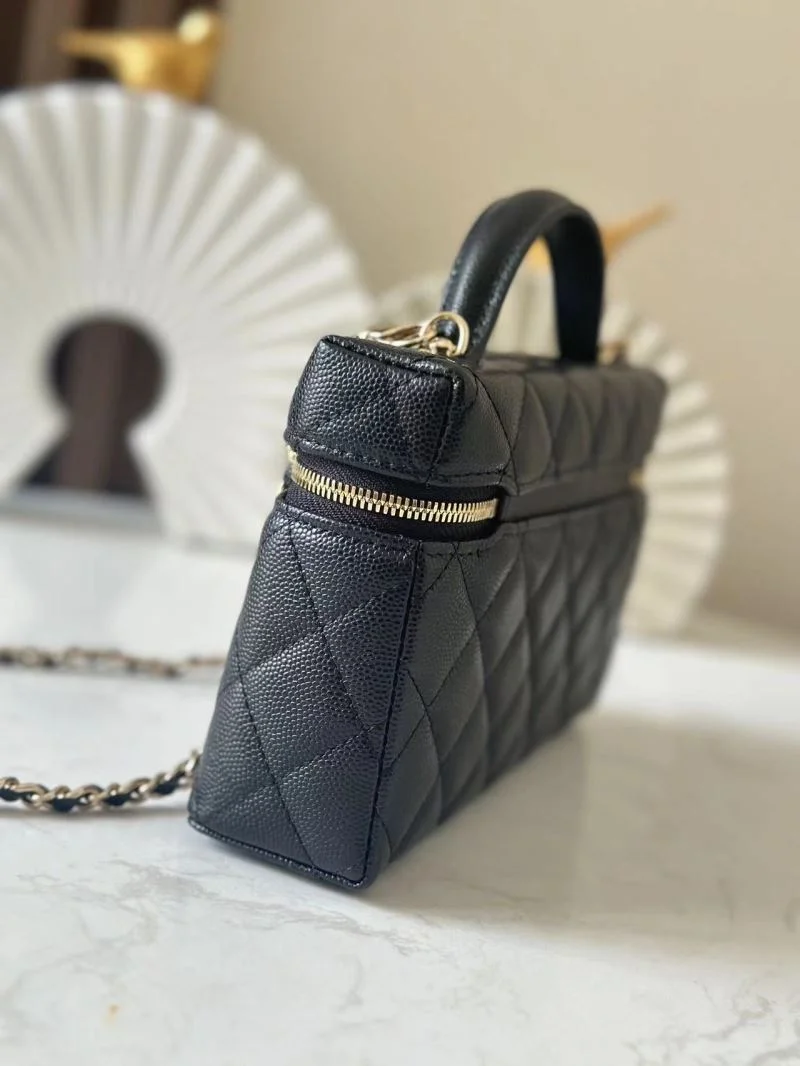 Chanel Cosmetic Bags Durable 53433