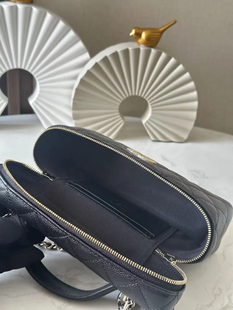 Chanel Cosmetic Bags Durable 53433