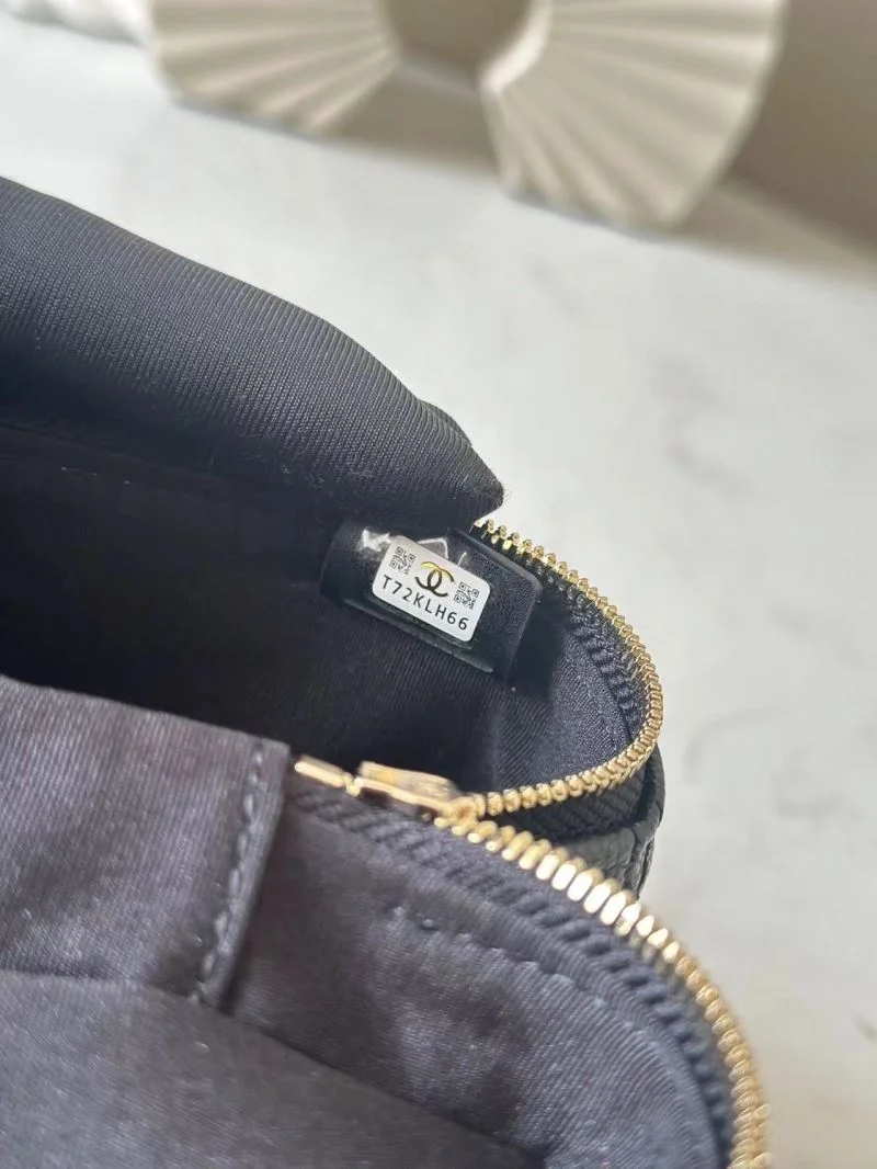 Chanel Cosmetic Bags Durable 53433