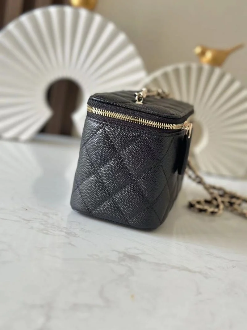 Chanel Cosmetic Bags FreshLook 53383