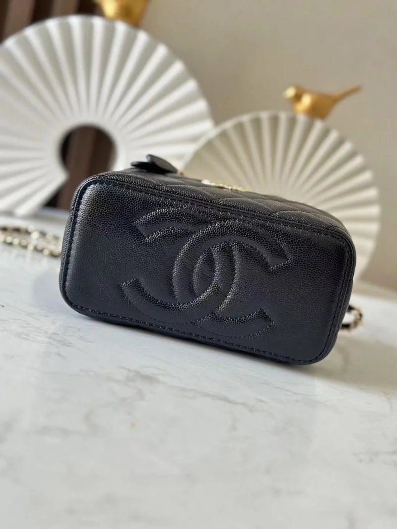 Chanel Cosmetic Bags FreshLook 53383