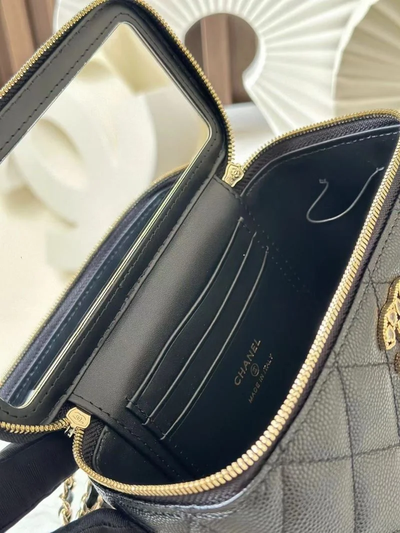 Chanel Cosmetic Bags FreshLook 53383