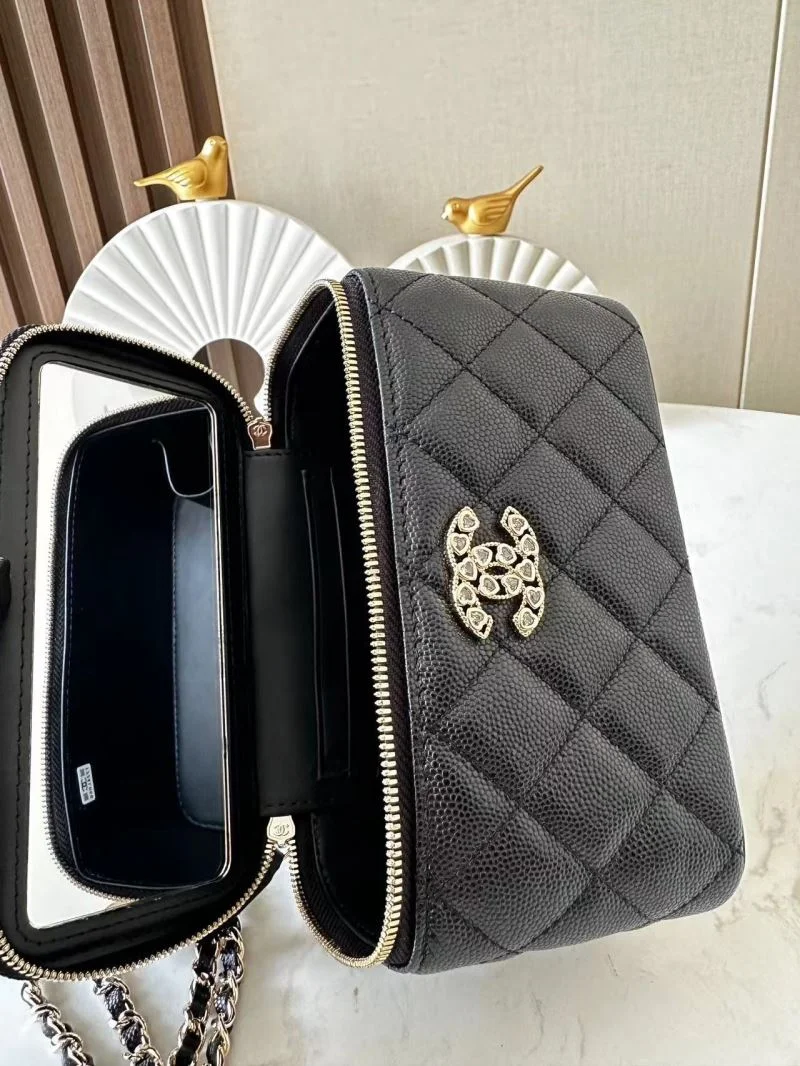 Chanel Cosmetic Bags FreshLook 53383
