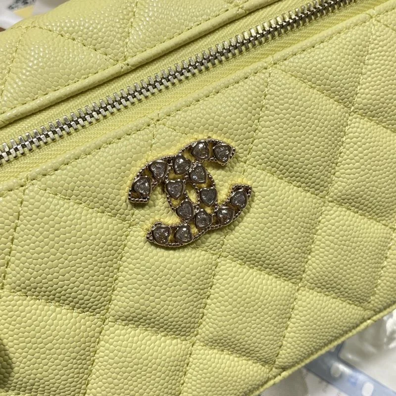 Chanel Cosmetic Bags Youthful 53392