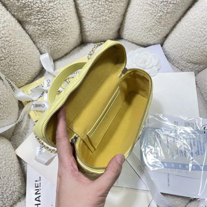 Chanel Cosmetic Bags Youthful 53392