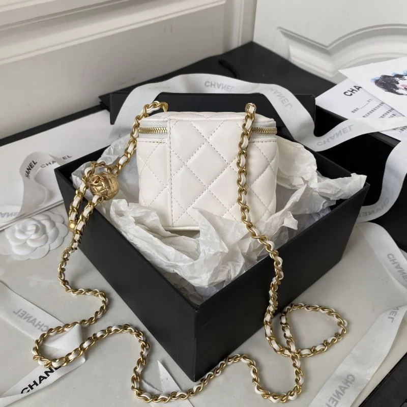 Chanel Cosmetic Bags Vibrant 53371
