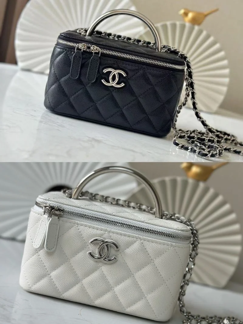 Fashionable Chanel Cosmetic Bags 53373