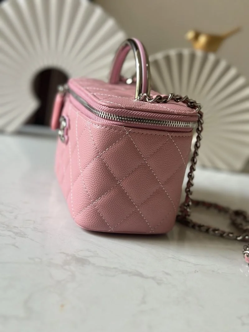 Chanel Cosmetic Bags Cozy 53368