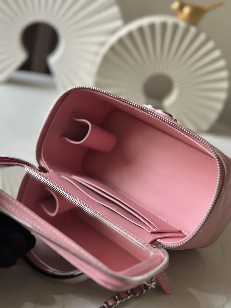 Chanel Cosmetic Bags Cozy 53368