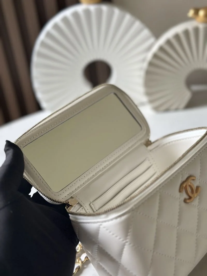 Practical Chanel Cosmetic Bags 53365