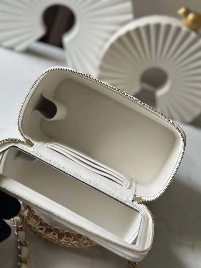 Practical Chanel Cosmetic Bags 53365