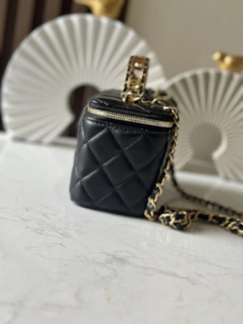 SmoothTexture Chanel Cosmetic Bags 53364