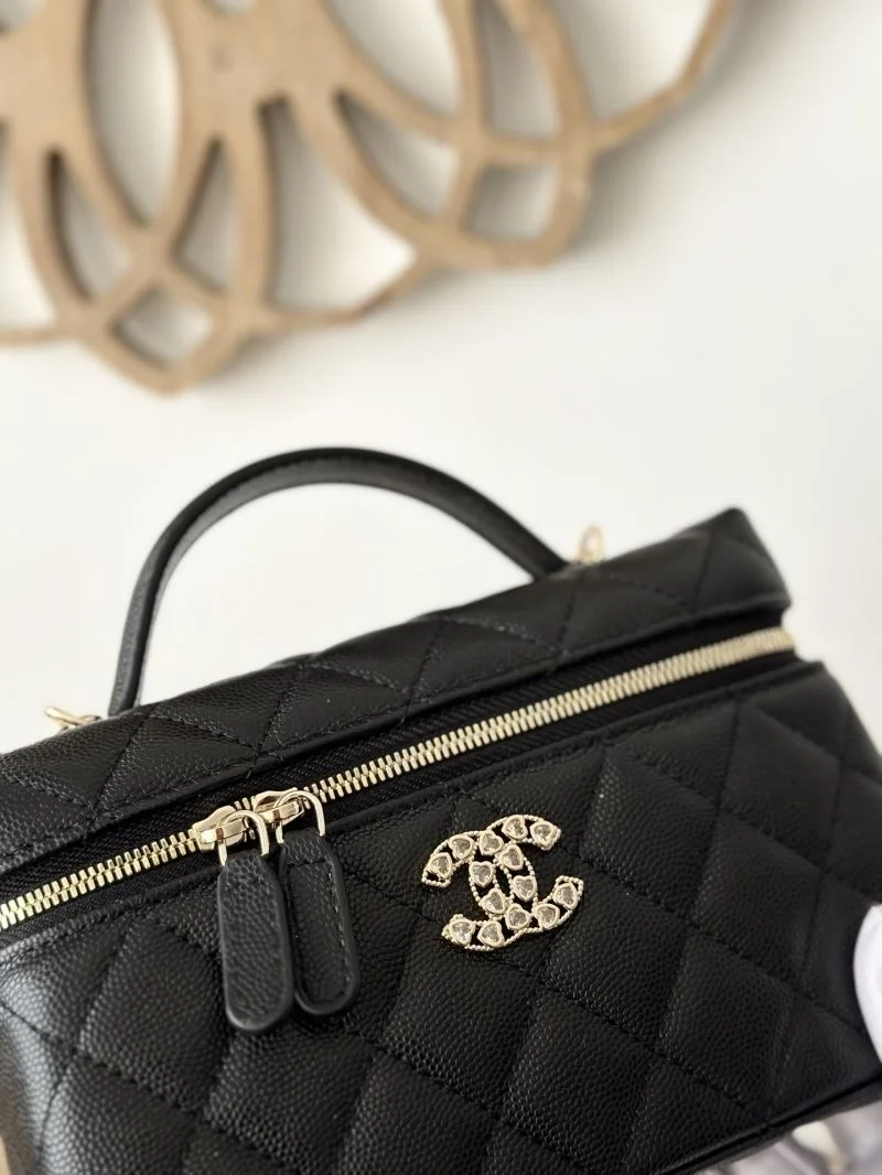 Chanel Cosmetic Bags Supportive 53352