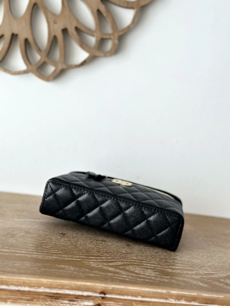 Chanel Cosmetic Bags Supportive 53352