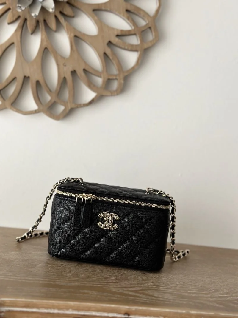 Chanel Cosmetic Bags EyeCatching 53360