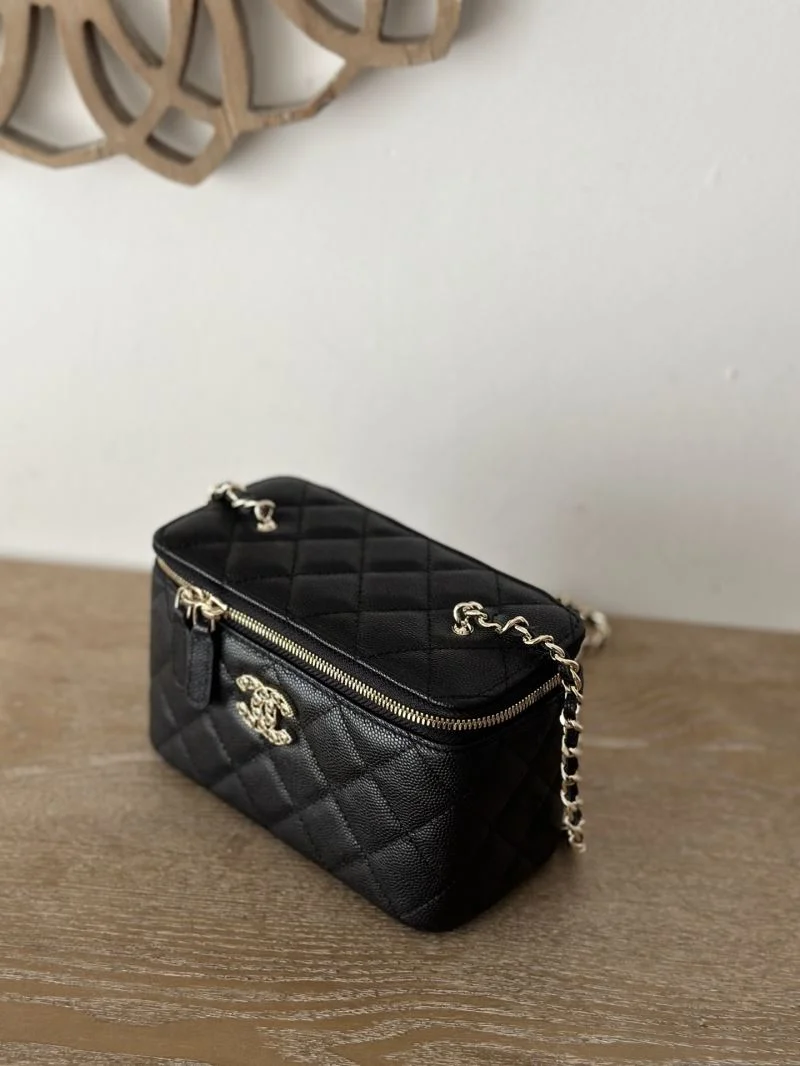 Chanel Cosmetic Bags EyeCatching 53360