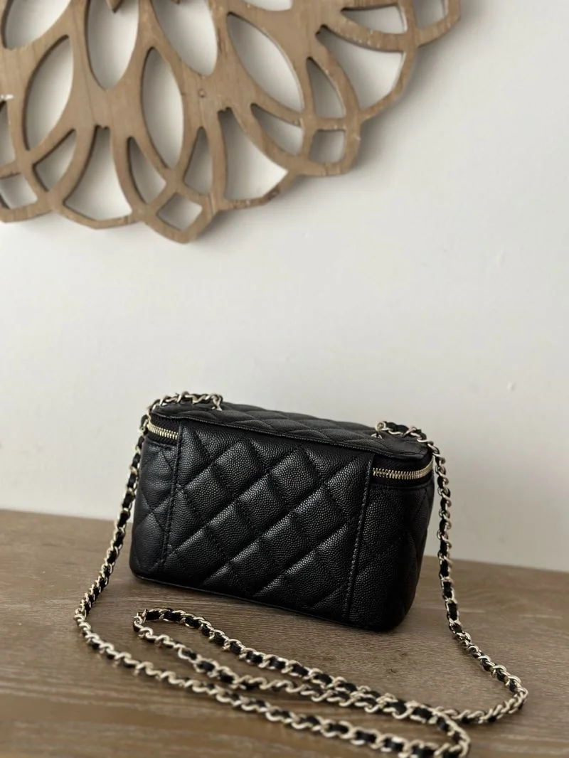 Chanel Cosmetic Bags EyeCatching 53360