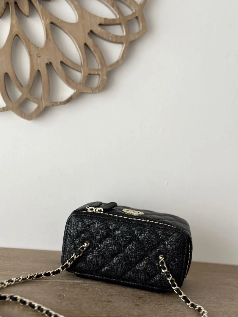 Chanel Cosmetic Bags EyeCatching 53360