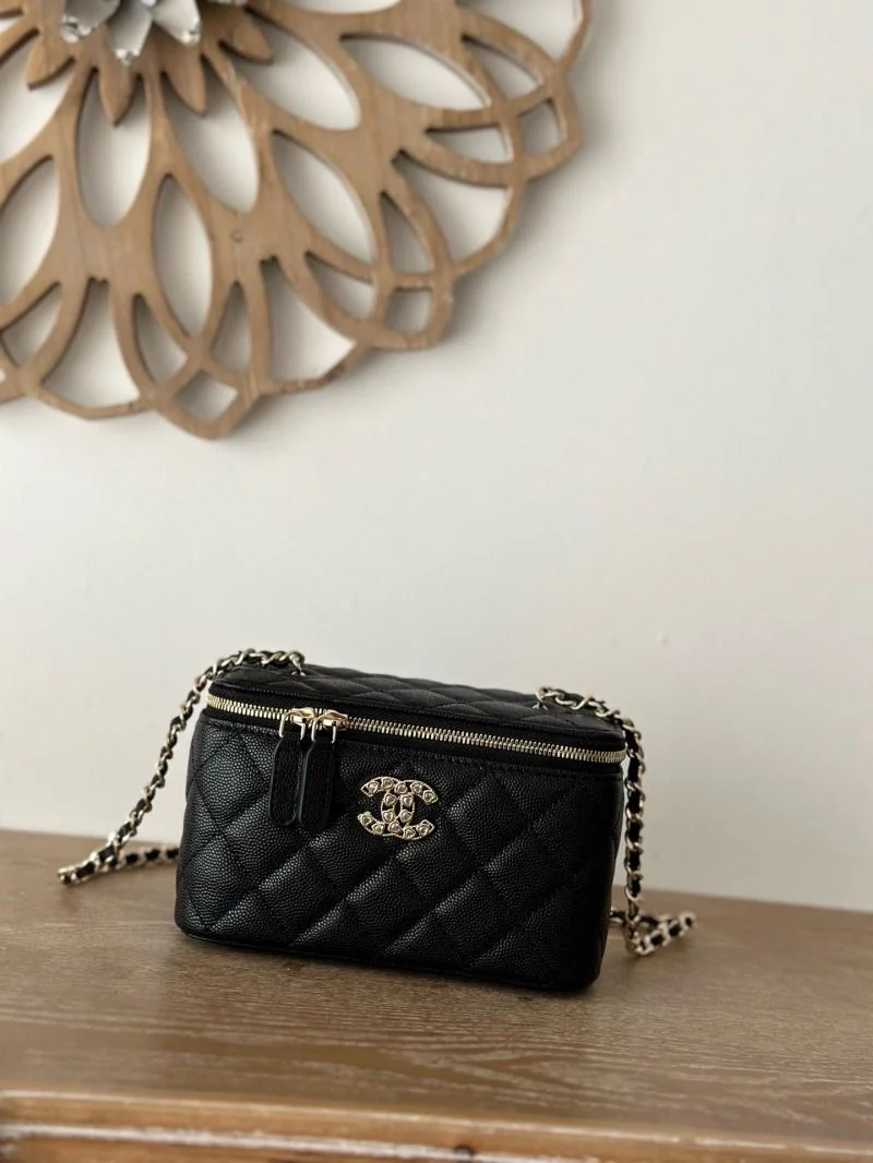 Chanel Cosmetic Bags EyeCatching 53360