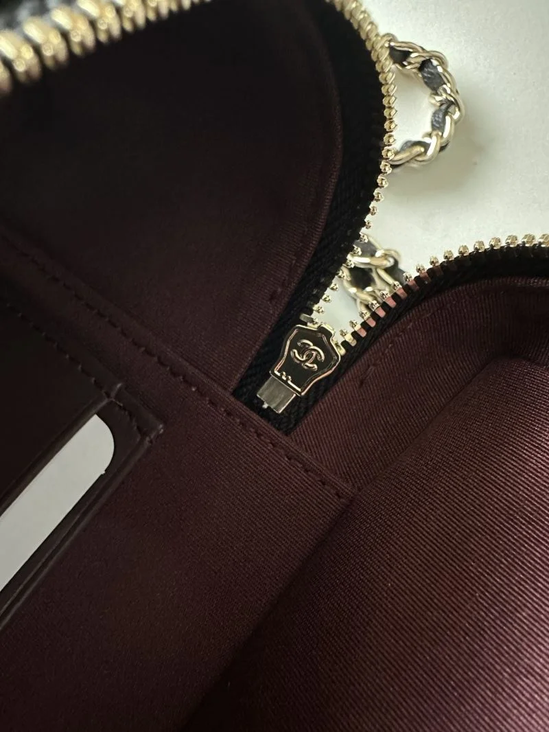 Versatile Chanel Cosmetic Bags 53357