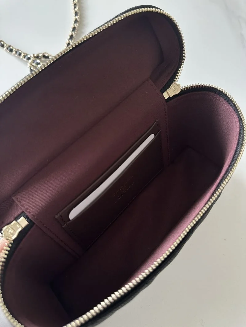 Versatile Chanel Cosmetic Bags 53357